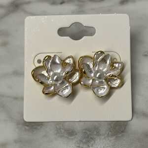 New Costume Jewelry, Imitation Pearl Studs in Gold & White.